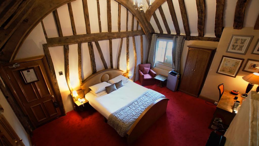 The Greyhound Inn Chalfont St Peter Экстерьер фото