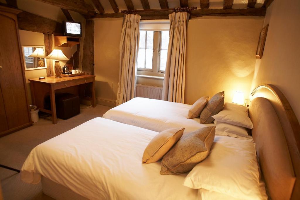 The Greyhound Inn Chalfont St Peter Номер фото